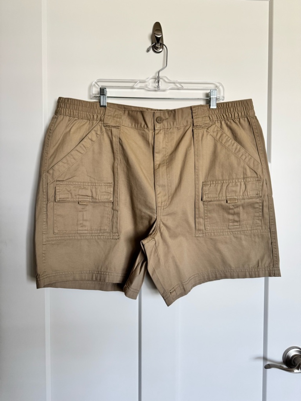 NWT St. John's Bay 100% Cotton Tan Hiking Cargo 7" Inseam Shorts Size 44 - Picture 12 of 13